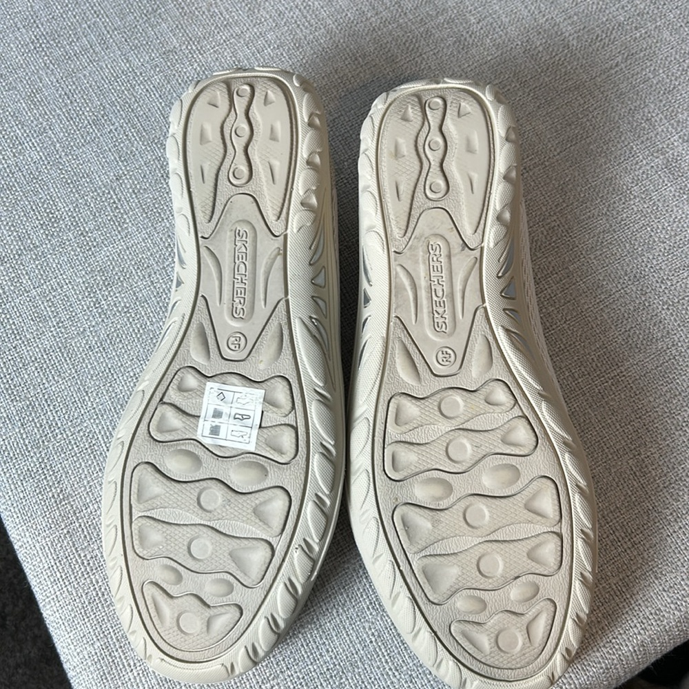 Skechers Women's Reggae Fest - Willows
Size 9 - Picture 11 of 15